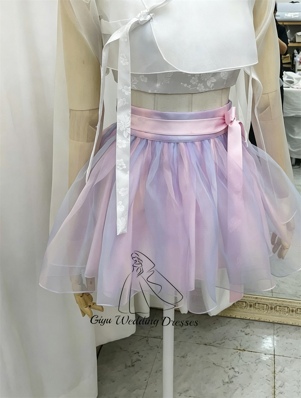 Modern Korean Lifestyle - Conjunto Hanbok Coreano Moderno de 2